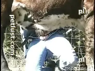 Impressive bestiality featuring a really thirsty hunk
